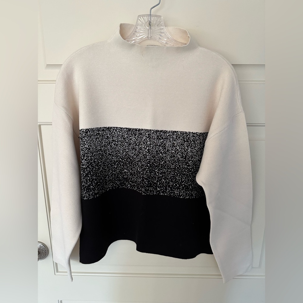 Anne Klein Cream & Black Gradient Color Block Mock-neck Sweater (NWT)